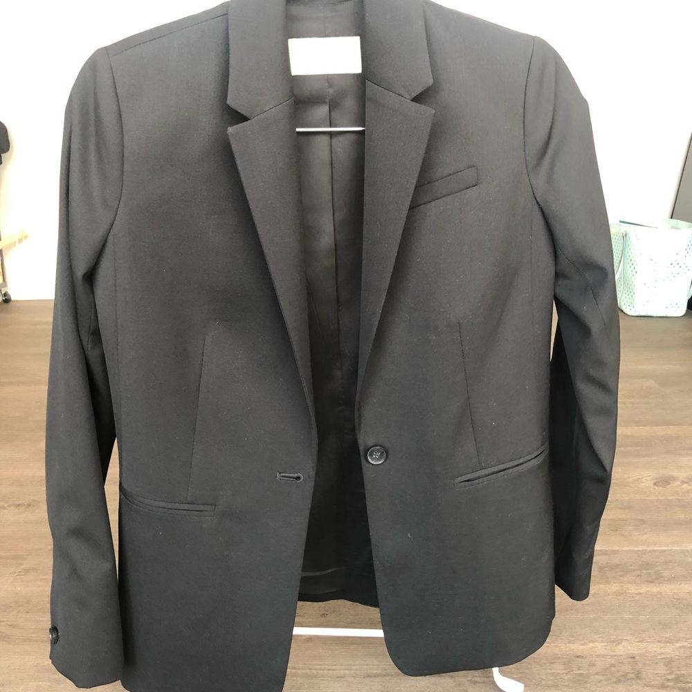 Everlane black blazer